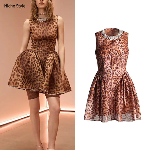 High Quality Paris Fashion Designer Senior Sense Leopard Print Skirt 2024 Summer New Round Neck Set Diamond Waist Dress Women